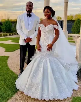 Модно сватбена рокля с бродерия с открити рамене Русалка в Африканския стил по поръчка от мъниста Сватбена рокля