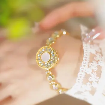 Модерен, елегантен, водоустойчив кварцов дамски часовник-гривна Ladies Light Luxury Watch от марката Флип с диаманти V84