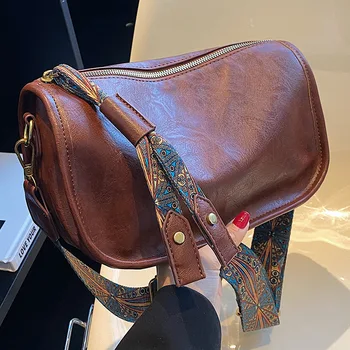 Преносима проста ежедневна чанта-възглавница, популярни модни чанти през рамо с широк пагон, ретро чанта от мека кожа, за да пътуват до работа