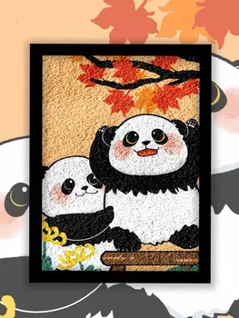 Симпатична панда, боядисани цветна боя блажна боя, както и една пъстра и лесна детска дръжка с цветен рисувани