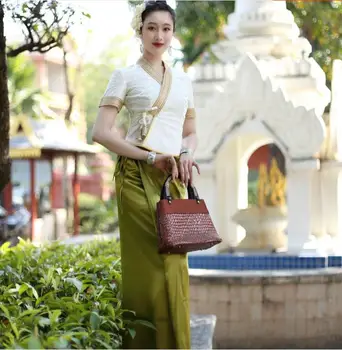 Тайское традиционната рокля, работно облекло козметик, женски годишен работник в здравен клуб